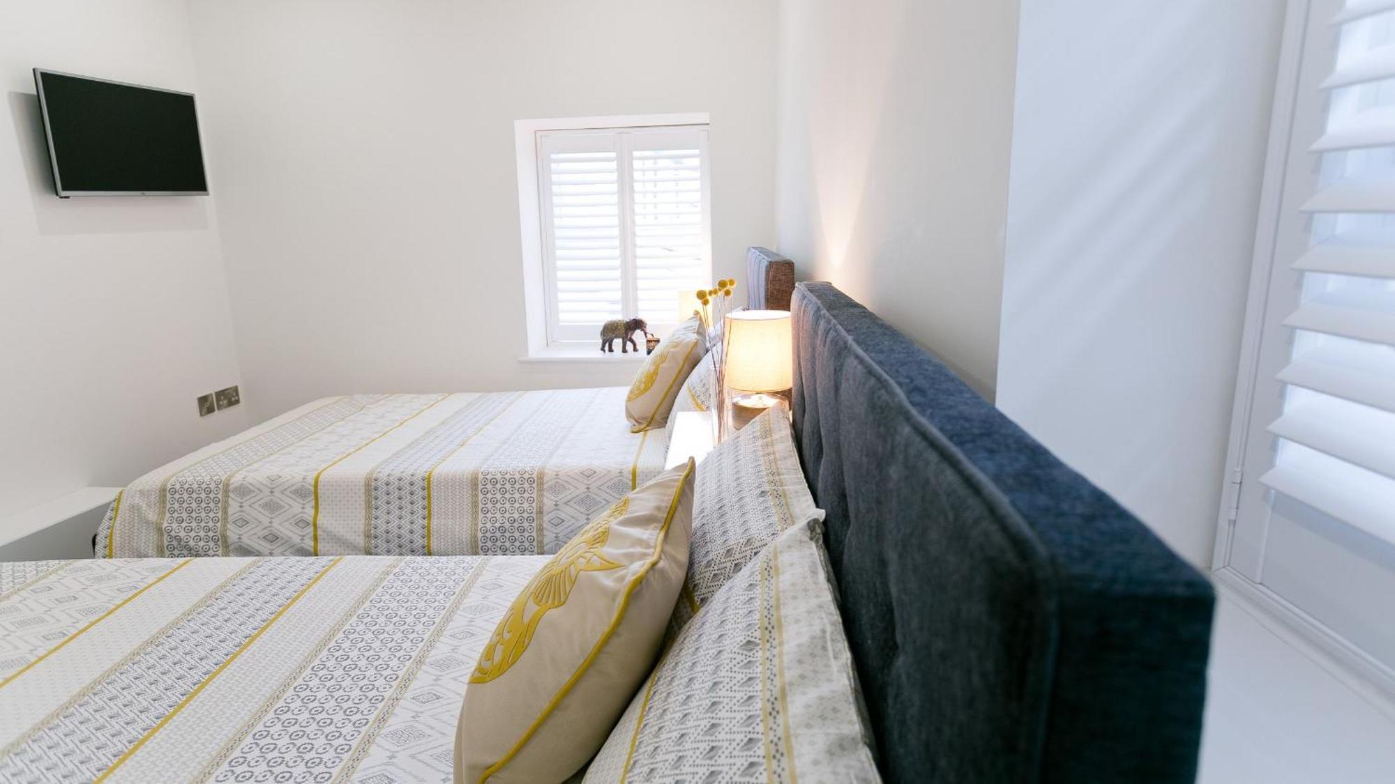 Beau Townhouse Villa Beaumaris Bagian luar foto